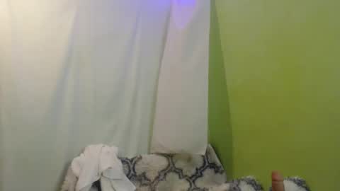 Snapshot of _lilies_gigi_ chatting on December 11, 10:16 pm _lilies_gigi_ online show from December 11, 10:16 pm