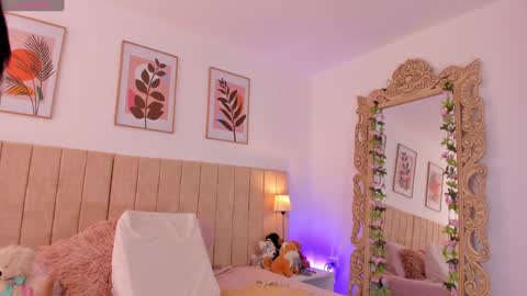 Lissana online show from December 2, 4:42 pm