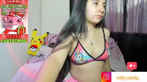 Snapshot of _litle_mily_ chatting on December 12, 9:58 pm Mily online show from December 12, 9:58 pm