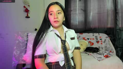 Snapshot of _litle_mily_ chatting on December 21, 9:58 pm Mily online show from December 21, 9:58 pm