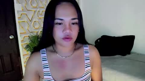 _lovelyyan69_ online show from October 6, 9:51 am