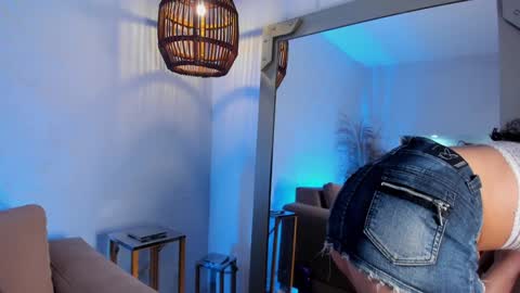  Luna  online show from January 4, 3:39 pm