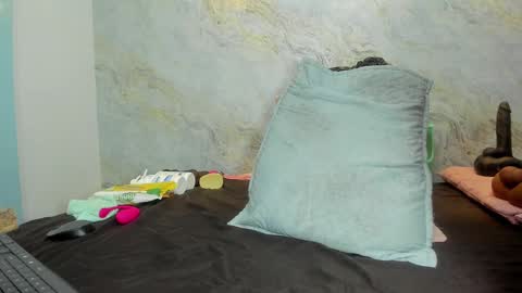 Snapshot of _maddy_miller chatting on February 20, 12:04 pm Maddy online show from February 20, 12:04 pm