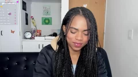 Snapshot of _marcela_22 chatting on December 2, 6:41 am MARCELA online show from December 2, 6:41 am