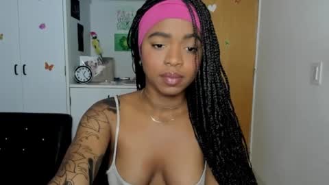 Snapshot of _marcela_22 chatting on December 10, 6:22 am MARCELA online show from December 10, 6:22 am