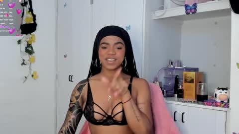 Snapshot of _marcela_22 chatting on February 10, 1:24 am MARCELA online show from February 10, 1:24 am