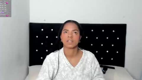 Snapshot of _marcela_22 chatting on February 15, 12:33 pm MARCELA online show from February 15, 12:33 pm