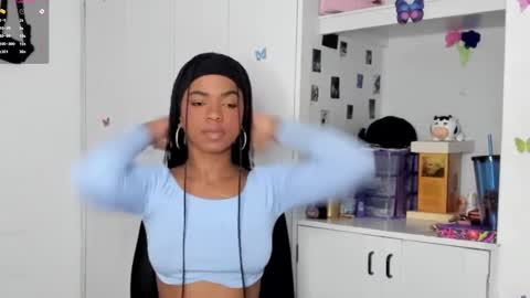 Snapshot of _marcela_22 chatting on February 18, 1:43 am MARCELA online show from February 18, 1:43 am