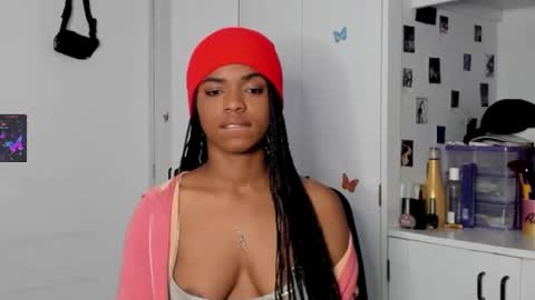 Snapshot of _marcela_22 chatting on February 19, 5:16 am MARCELA online show from February 19, 5:16 am