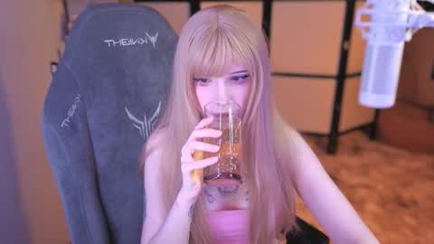 Snapshot of _mariko_ chatting on October 12, 3:11 pm Mariko online show from October 12, 3:11 pm