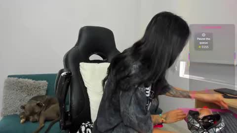 Juli online show from October 5, 2:04 pm