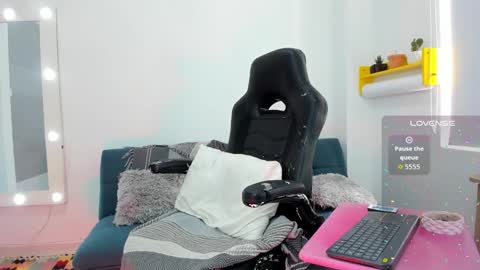 Juli online show from November 25, 3:34 pm