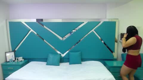 Snapshot of _miaaleon chatting on December 28, 12:24 pm Mia online show from December 28, 12:24 pm