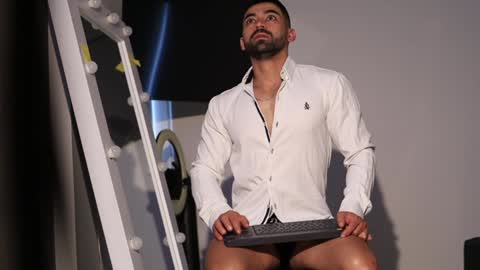 soy mike online show from December 6, 12:38 pm