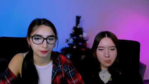 Snapshot of _mila_fire chatting on December 16, 12:10 pm your Mila online show from December 16, 12:10 pm