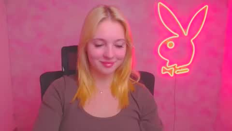 Melanie online show from October 14, 6:03 am