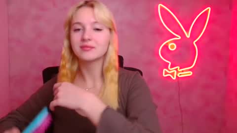 Melanie online show from October 24, 11:50 am