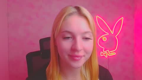 Melanie online show from November 6, 12:50 pm