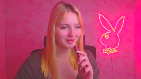 Melanie online show from November 17, 1:06 pm