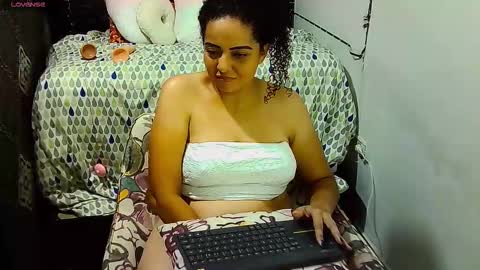 _milf_naughty online show from November 30, 2:37 am