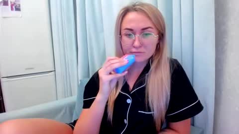 Eva online show from October 14, 7:47 pm