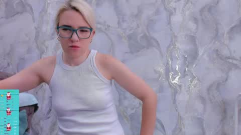 Snapshot of _miss_strawberry_ chatting on February 11, 8:15 am Sofia birthday october 29 online show from February 11, 8:15 am