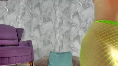 Snapshot of _miss_strawberry_ chatting on November 12, 8:26 am Sofia birthday october 29 online show from November 12, 8:26 am