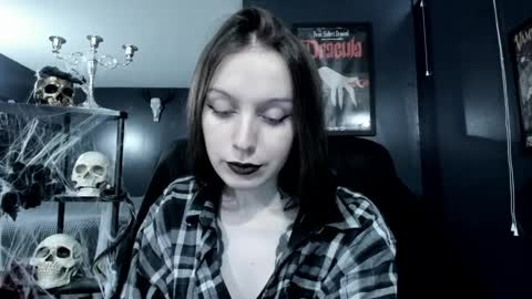 _naamah online show from December 9, 8:33 pm