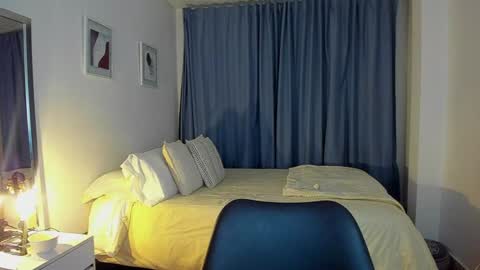 Snapshot of _nathaliesex chatting on December 5, 4:31 am independent model natha online show from December 5, 4:31 am