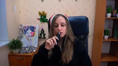 Nica online show from December 7, 3:41 pm