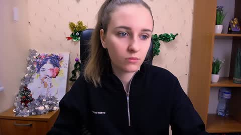 Nica online show from December 22, 12:05 pm