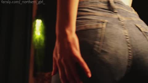 Snapshot of _northern_girl_ chatting on December 28, 12:45 pm Lady Jess from house of Dragonborns online show from December 28, 12:45 pm