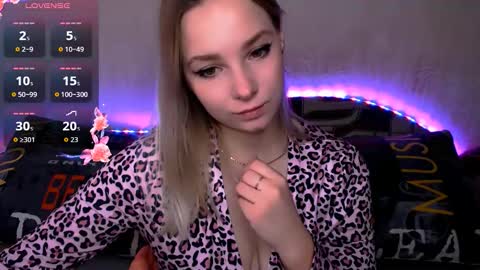 Snapshot of _pando4ka_ chatting on November 17, 7:36 am pando4ka online show from November 17, 7:36 am