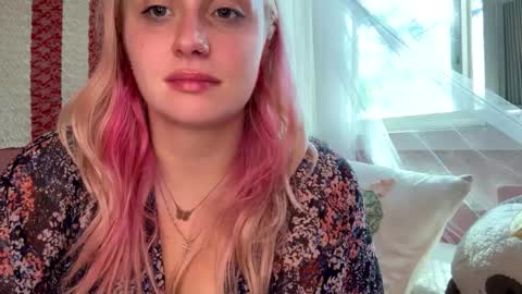 _peaceoutgirlscout_ online show from September 29, 8:13 pm