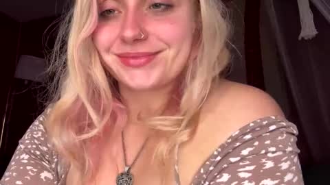 _peaceoutgirlscout_ online show from October 6, 5:16 am