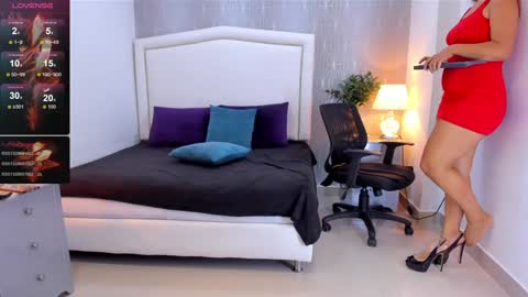  peach1  online show from January 28, 8:58 pm