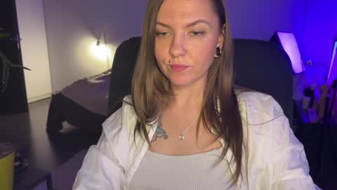  HADLY today day-off see u online 0112  online show from December 7, 7:54 pm