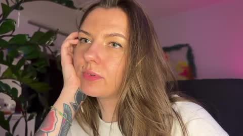  HADLY today day-off see u online 0112  online show from December 24, 8:49 pm