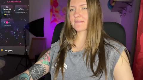  HADLY today day-off see u online 0112  online show from February 26, 5:07 pm