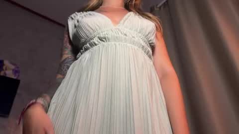  HADLY today day-off see u online 0112  online show from November 29, 1:58 pm