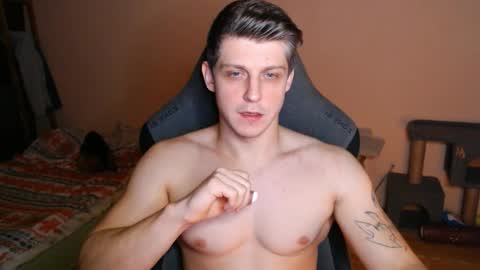 Snapshot of _purrari chatting on November 18, 3:34 am Vampire online show from November 18, 3:34 am