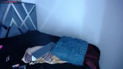 caroline online show from December 1, 12:48 am