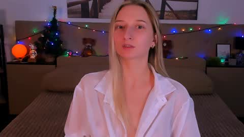 I am Rina online show from December 29, 12:45 pm