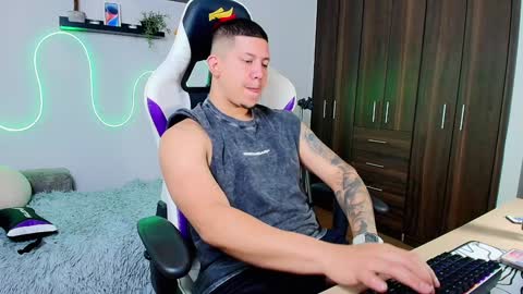 Snapshot of _robertobaggio chatting on January 25, 2:25 pm Roberto online show from January 25, 2:25 pm