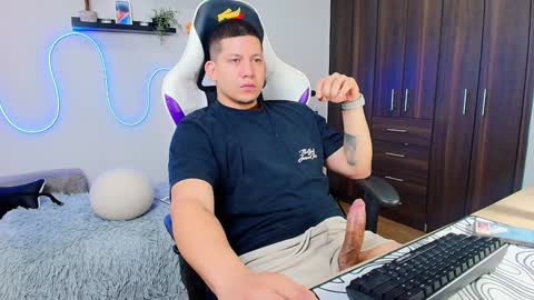 Snapshot of _robertobaggio chatting on January 29, 2:10 pm Roberto online show from January 29, 2:10 pm