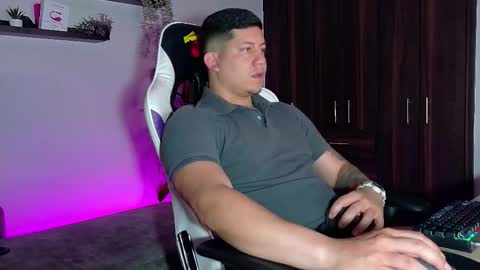 Snapshot of _robertobaggio chatting on December 19, 11:39 am Roberto online show from December 19, 11:39 am