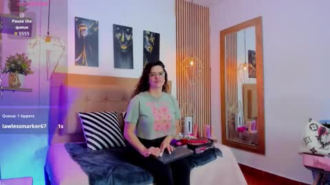 SAMANTHA FOX online show from October 8, 10:57 am