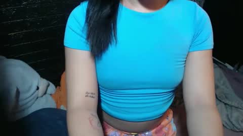 Snapshot of _scarlet08 chatting on October 3, 3:25 am Maechie online show from October 3, 3:25 am