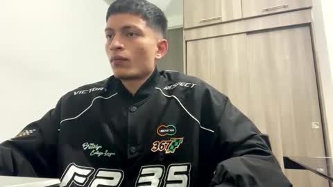 Juan Pablo-independent model online show from February 10, 4:30 am