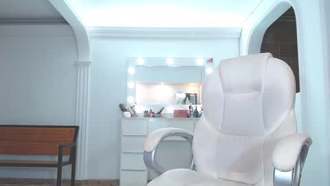 Snapshot of _sexychanel_ chatting on December 10, 2:38 am Sara online show from December 10, 2:38 am